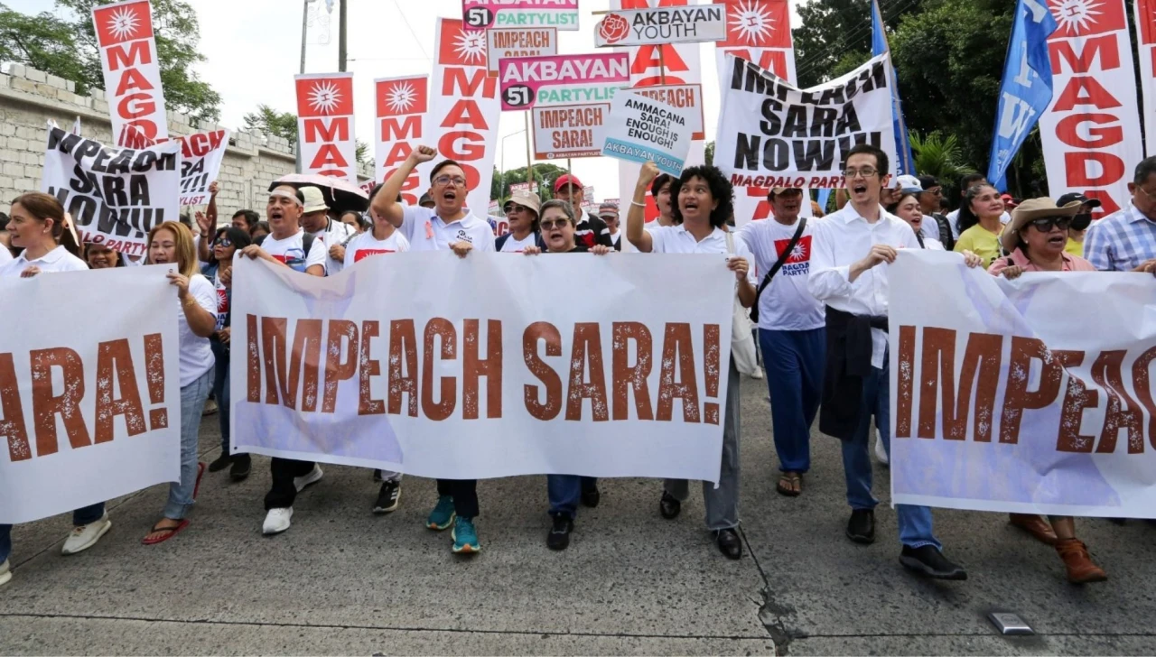 Filipinler'de Sara Duterte'ye karşı göstericiler sokaklara döküldü