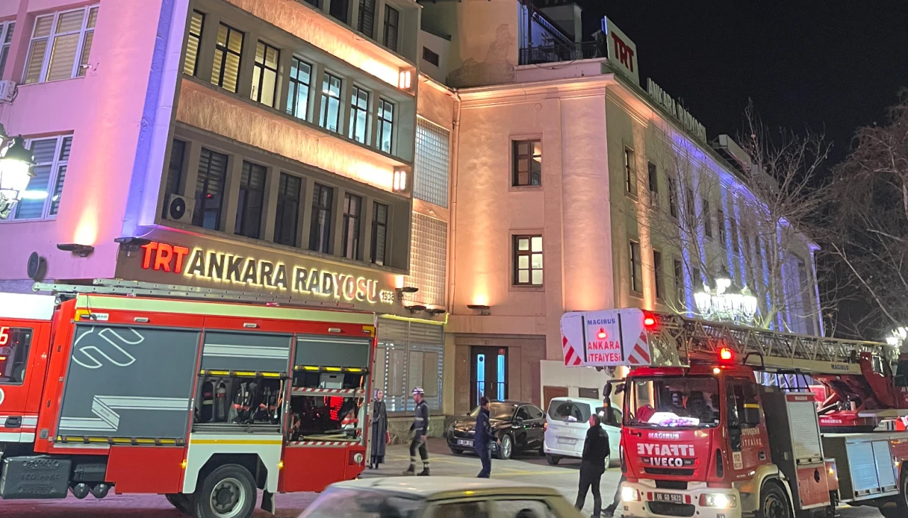 Ankara'da tarihi TRT Radyo binasında patlama sesleri paniğe yol açtı