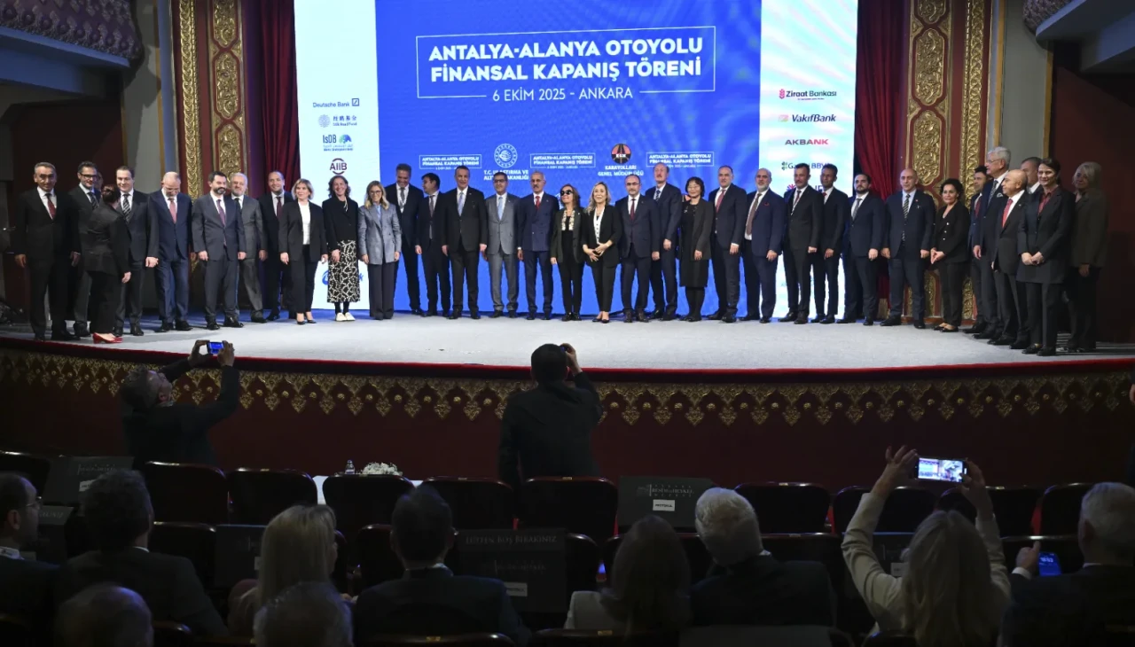 Ulaştırma Bakanı Uraloğlu: Antalya-Alanya otoyolu, seyahat süresini 36 dakikaya indirecek