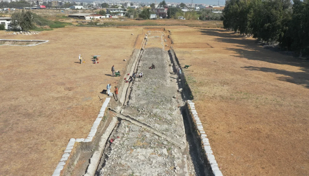 Antakya Hipodromu'ndaki kazı çalışmaları: Tarihin izleri gün yüzüne çıkıyor