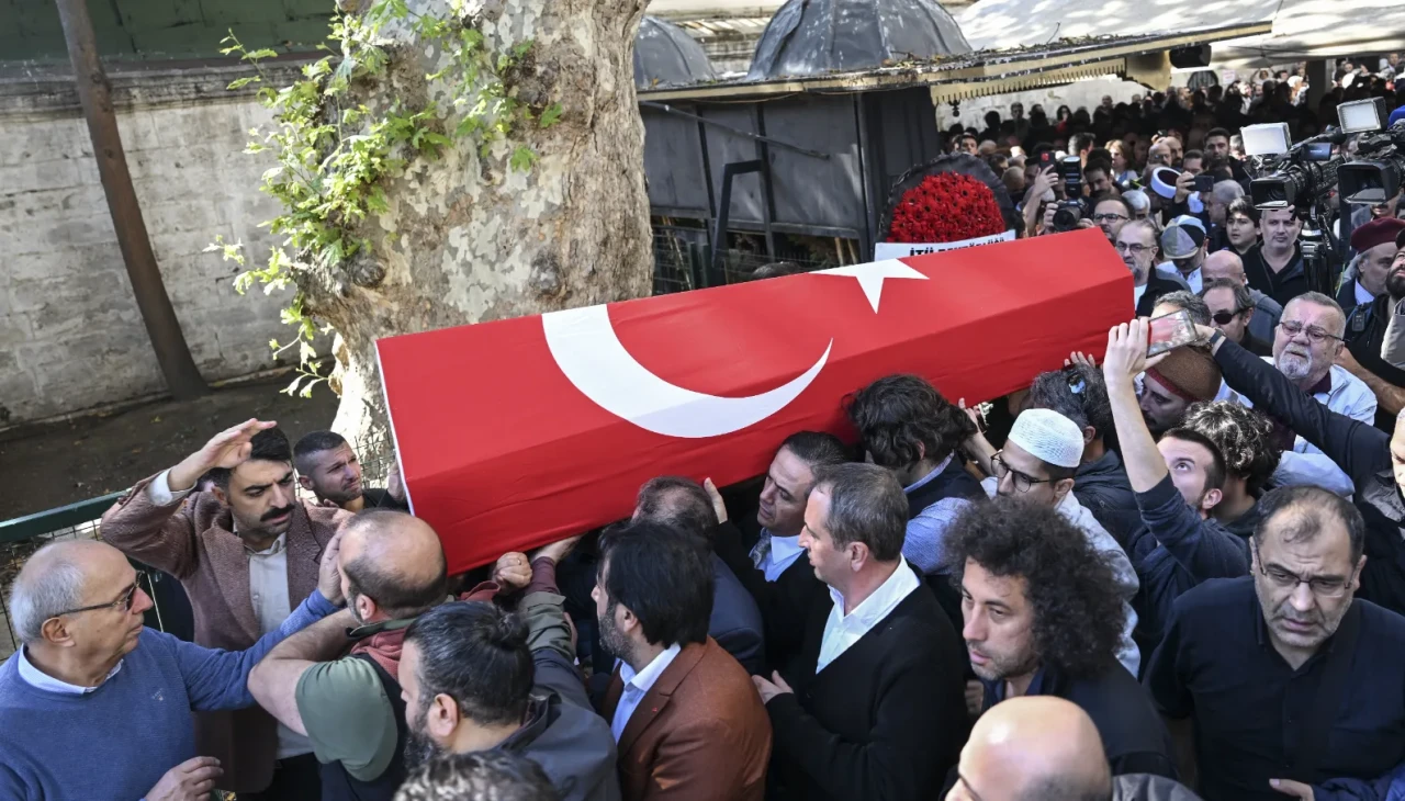 Neyzenlerin kutbu Niyazi Sayın toprağa verildi: “Defteri kapanmayacak”