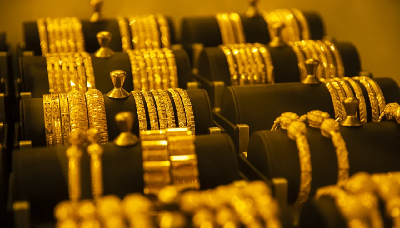 Altın fiyatları dalgalanıyor: Gram altın 5.158 lira ile güne başladı