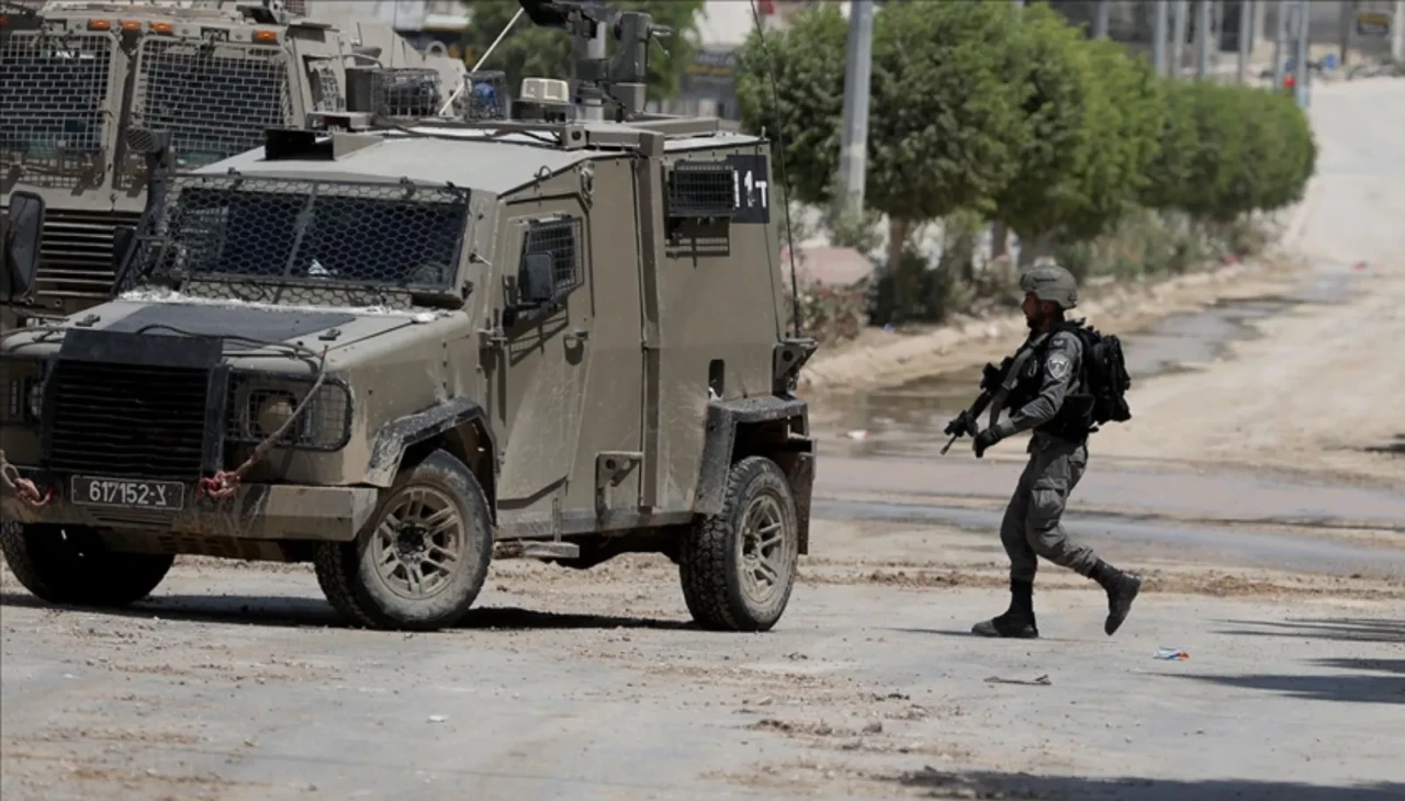 İsrail ordusu, Suriye’nin Kuneytra kırsalında ilerleyişini sürdürüyor