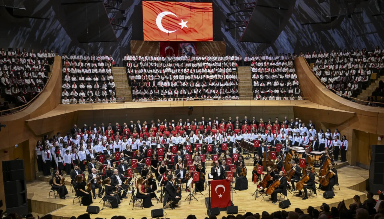 Cumhuriyet Bayramı Özel Konseri: 646 koristle muhteşem bir müzik şöleni