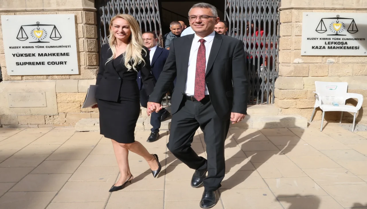 KKTC'nin Yeni Cumhurbaşkanı Erhürman mazbatasını aldı