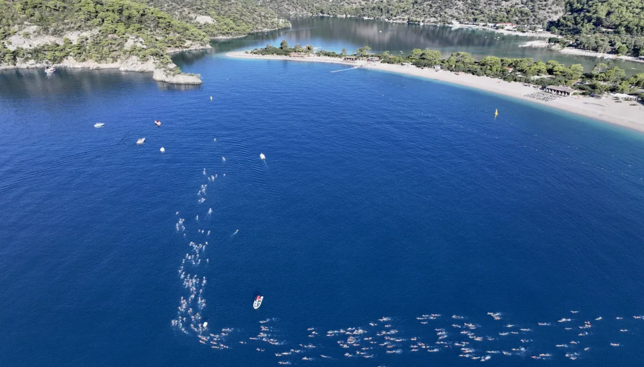 Fethiye Uluslararası Spor Festivali’nde yüzme yarışlarıyla renkli anlar