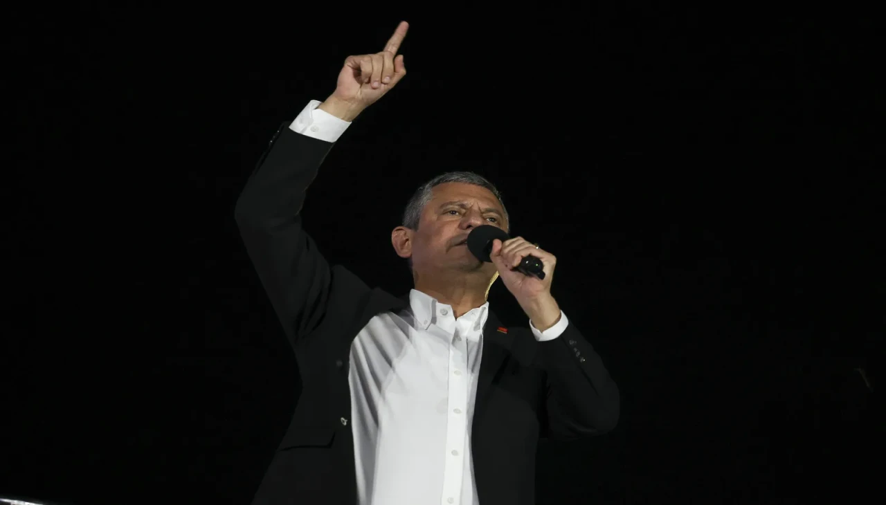 CHP Genel Başkanı Özel’den Şişli mitinginde sert mesajlar