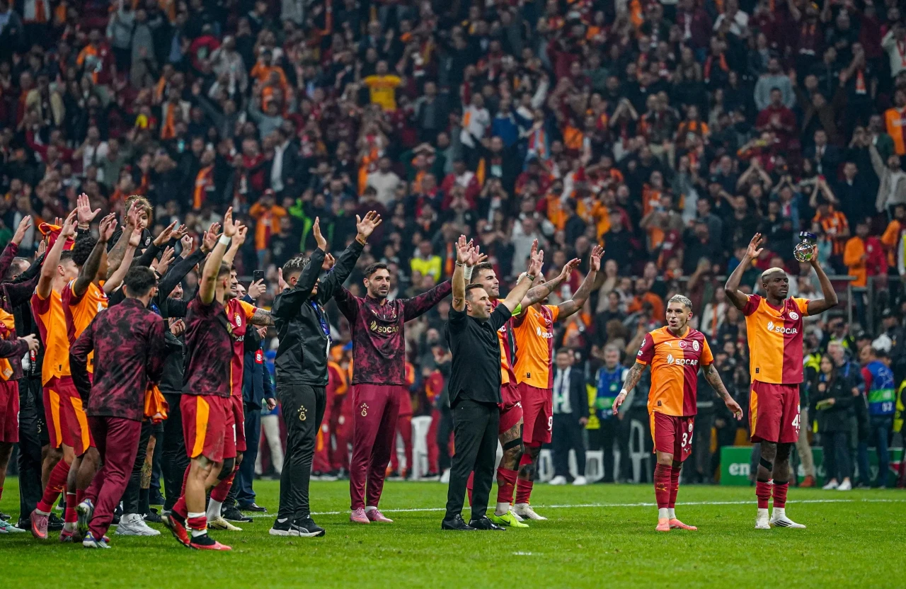 Galatasaray, Şampiyonlar Ligi'nde Liverpool'u devirdi! Osimhen tarihe geçti