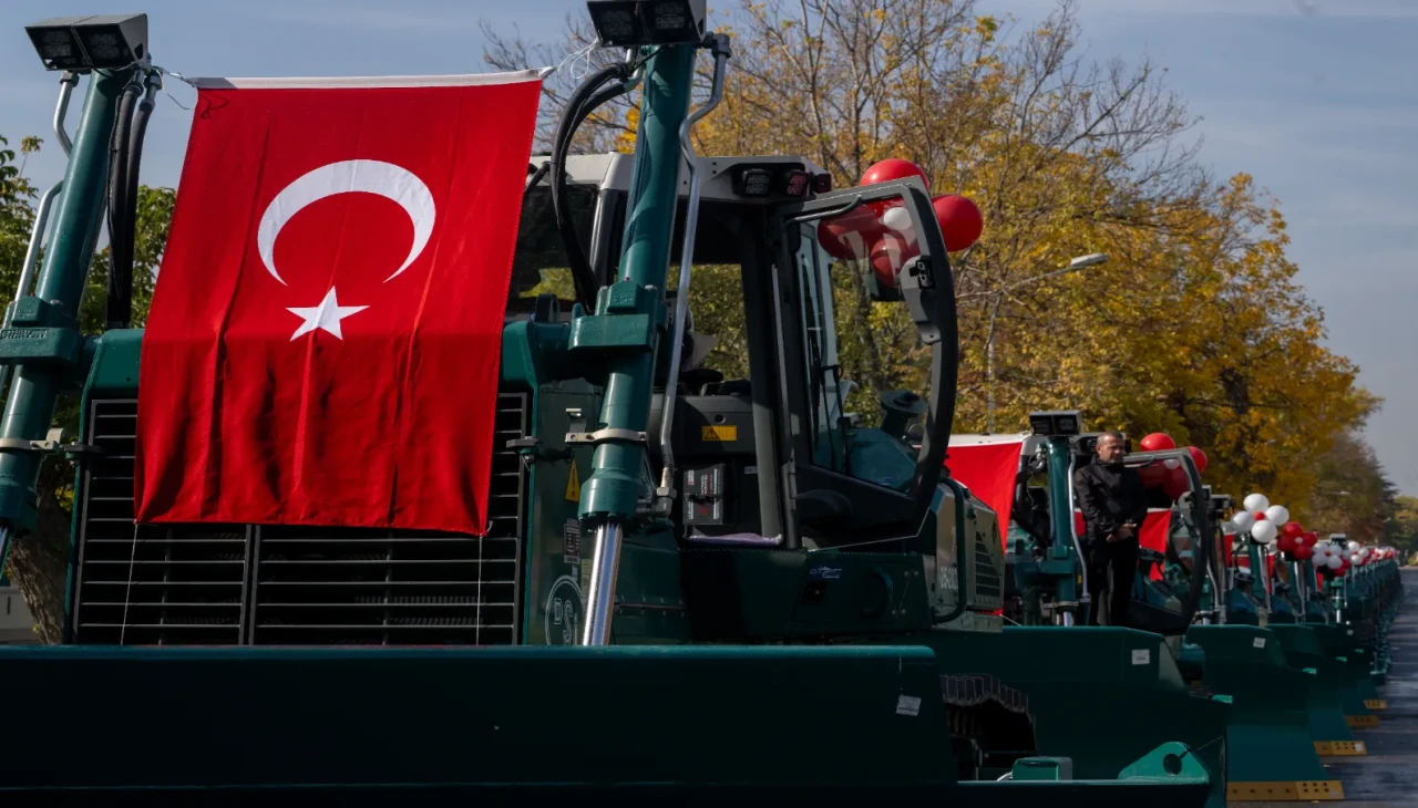 DSİ 50 yeni dozerle taşkınlara karşı hazırlığını güçlendiriyor !