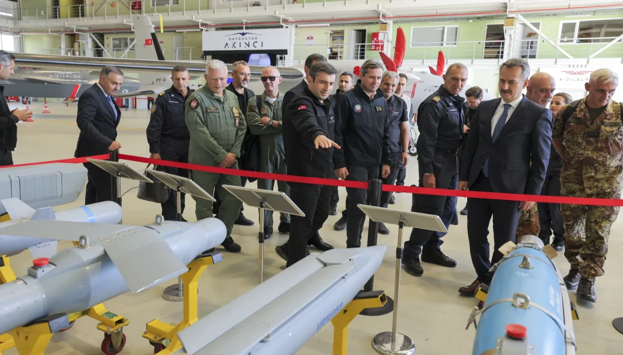 İtalya Savunma Bakanlığı heyetinden Baykar’a ziyaret