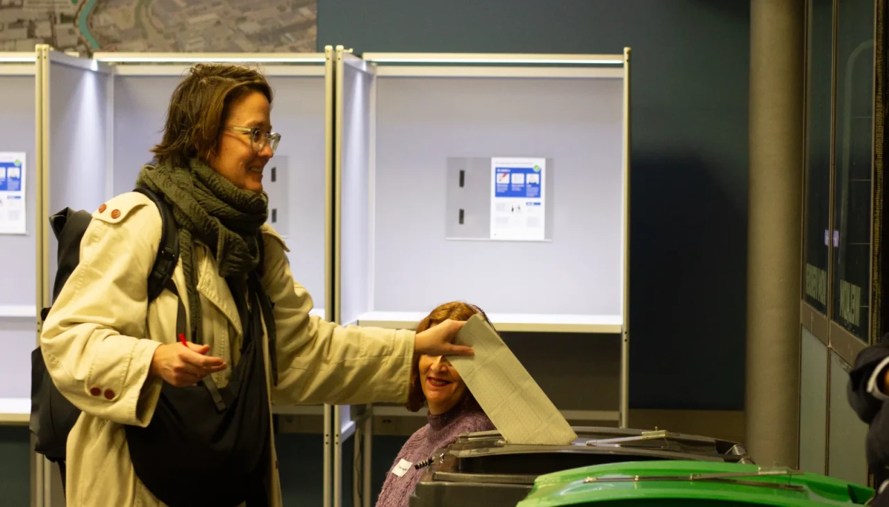 Hollanda'da genel seçim heyecanı: Oy verme işlemi başladı