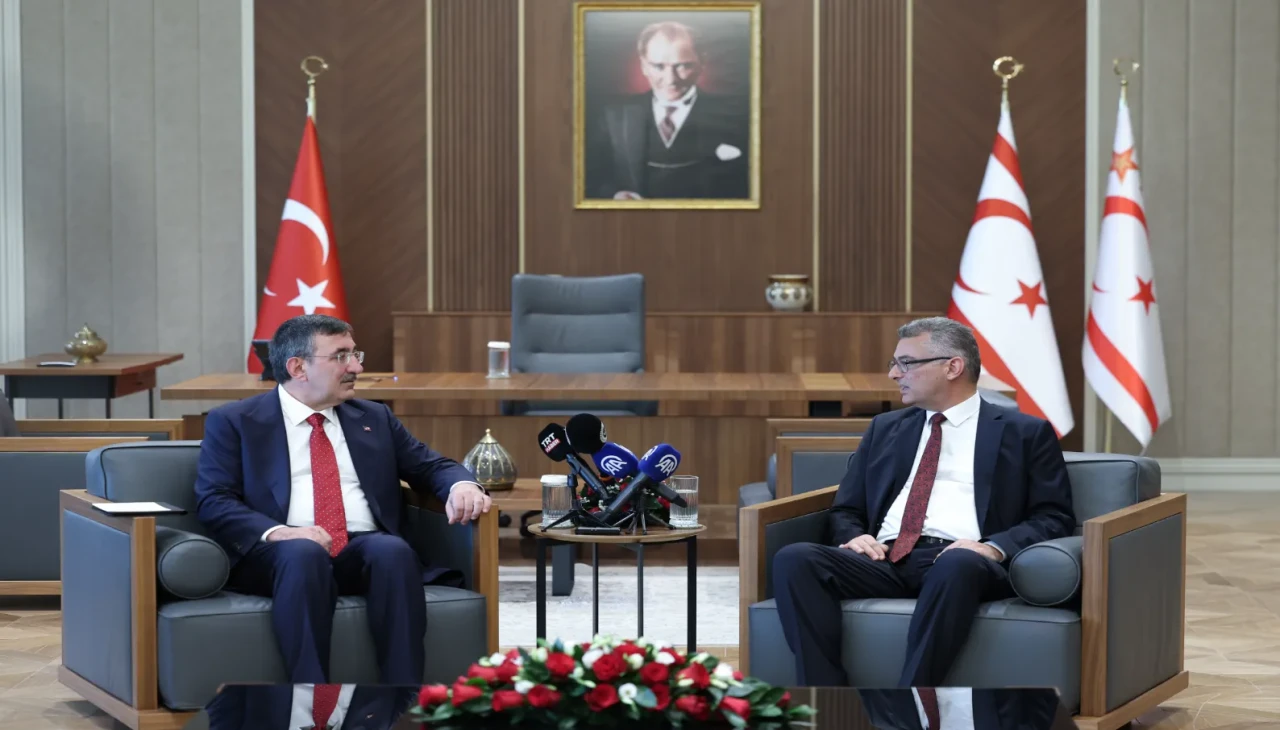 KKTC'nin kalkınması için tarihi sorunluluk: Yılmaz'dan Erhürman'a destek mesajı