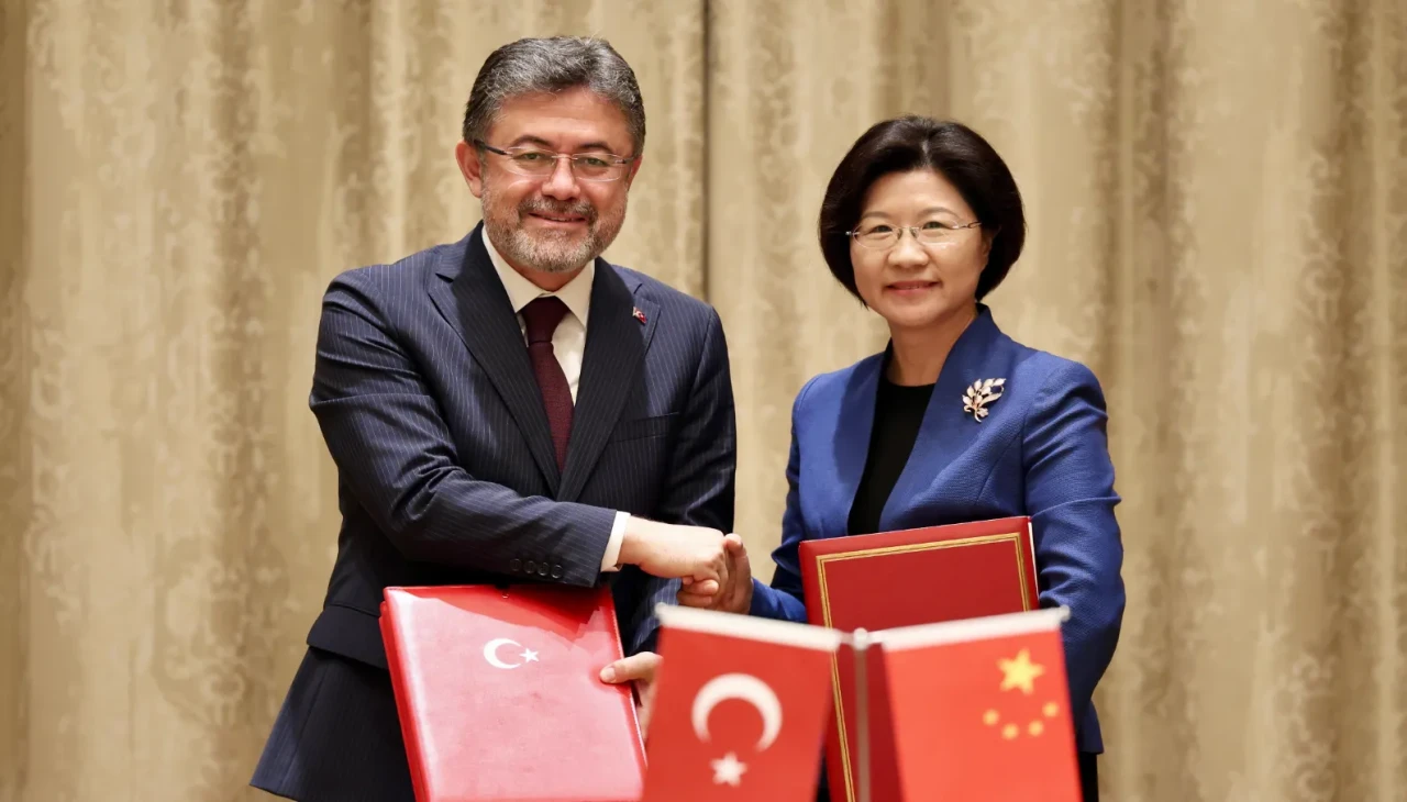 Türkiye-Çin arasında su ürünleri ve badem ihracatı için imzalar atıldı