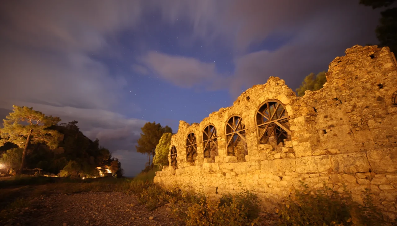 Olympos'ta Gece Müzeciliği: Antik kent akşam saatlerinde canlanıyor