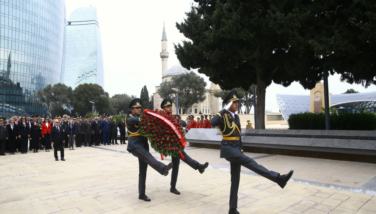 Cumhuriyet’in 102. Yılı Bakü’de tören ve etkinliklerle kutlandı
