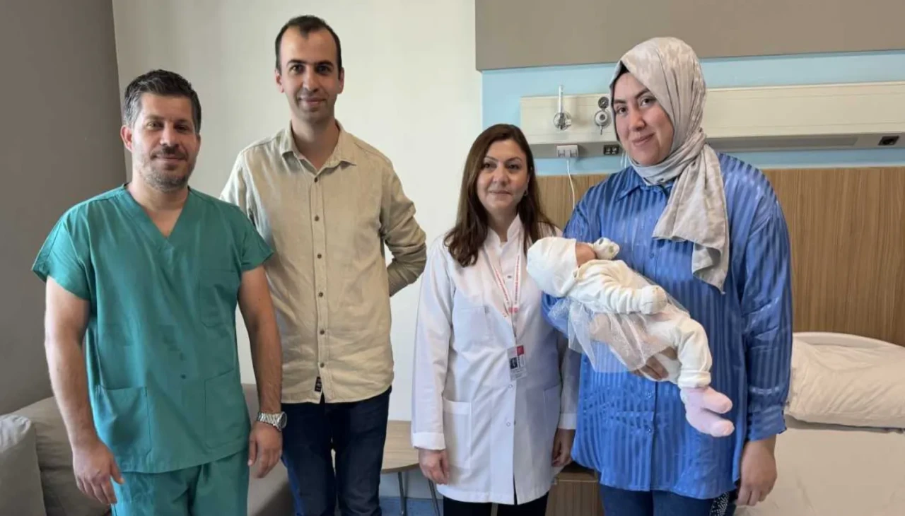 Gaziantep'te Eylül bebeğe kendi kıkırdağından göğüs kemiği yapıldı