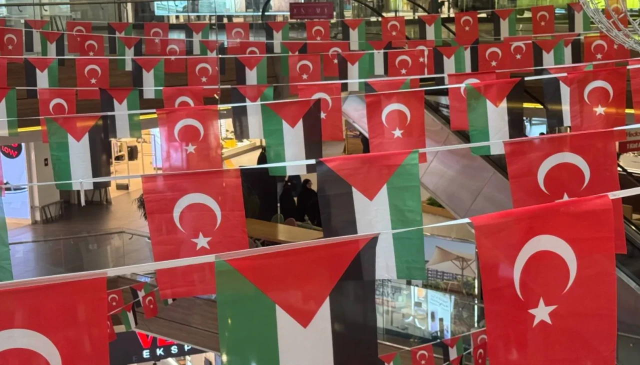İstanbul’da Filistin'e destek: Hayır çarşıları açıldı gelirler Gazzelilere