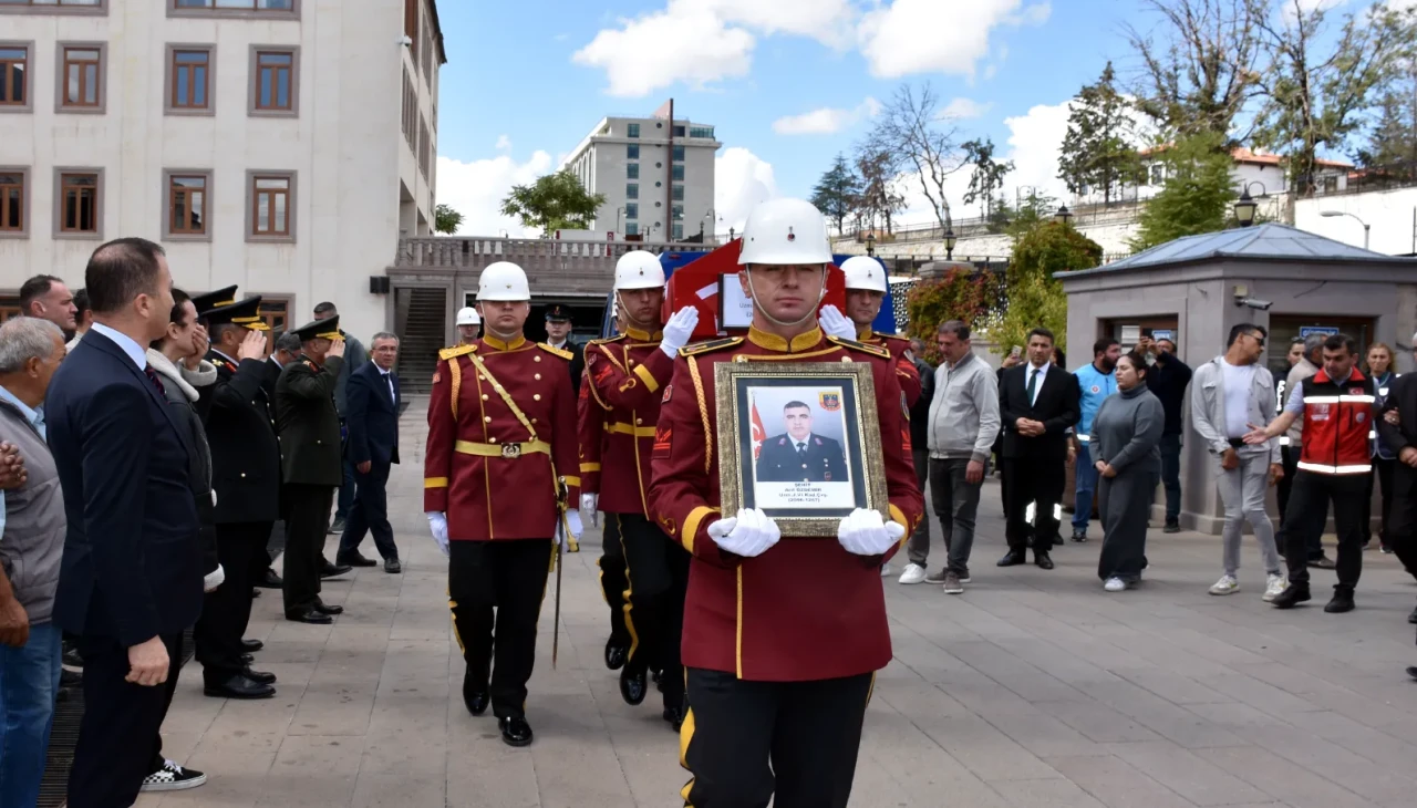 Şehit Arif Özdemir Kırıkkale'de son yolculuğuna uğurlandı