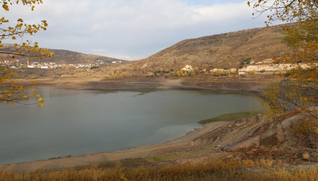 Çankırı Güldürcek Barajı'nda su seviyesi alarm veriyor