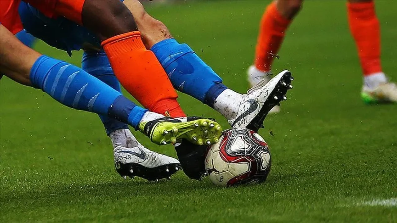 Süper Lig'de derbi günü: Galatasaray-Beşiktaş mücadelesi heyecanla bekleniyor