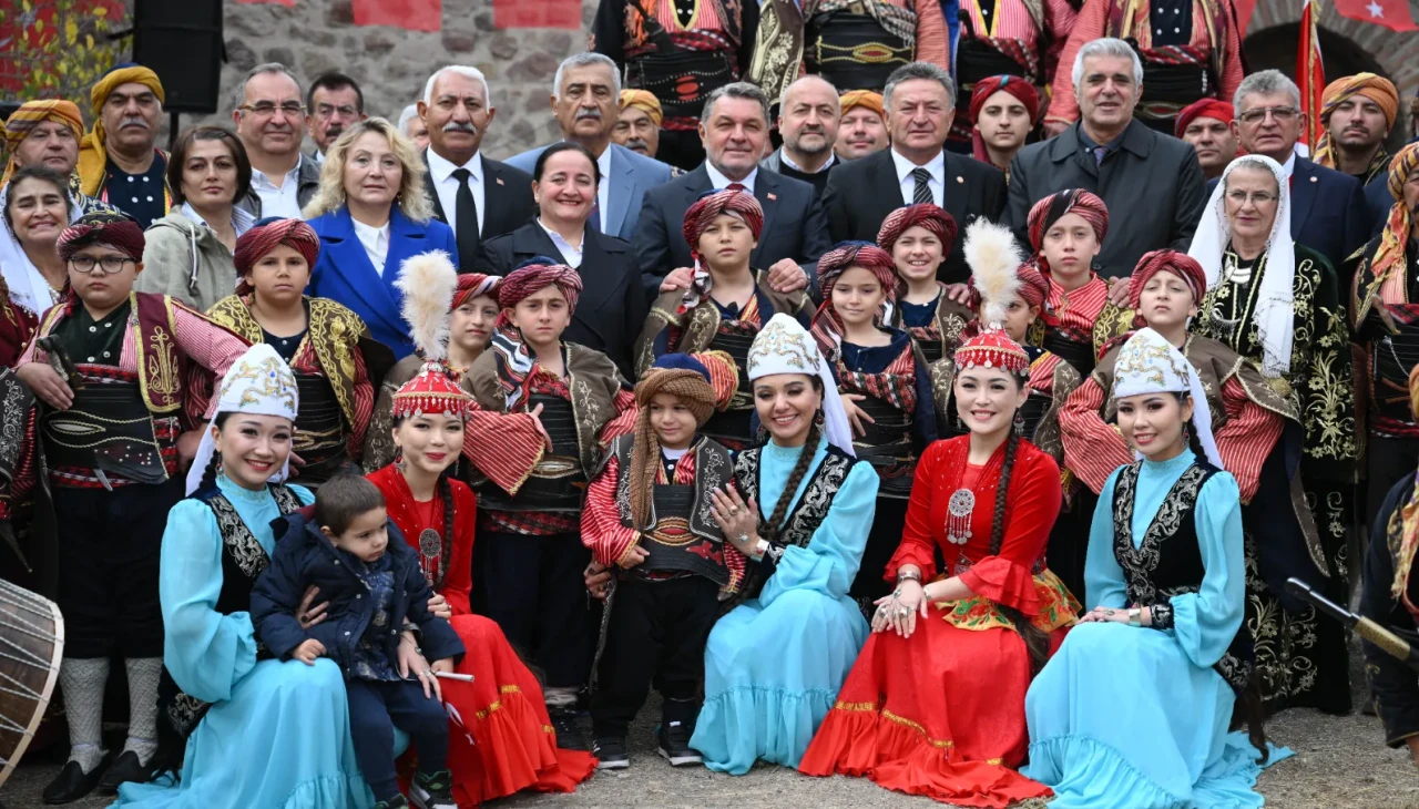 Başkent’in 102. yılı kutlandı: Seğmenler bayrağı göndere çekti