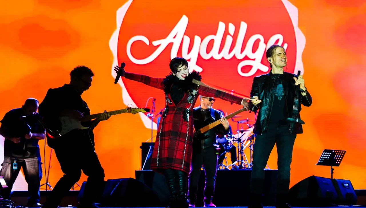 Aydilge'den Filistin'e destek: Bu zulmün karşısında duruyoruz