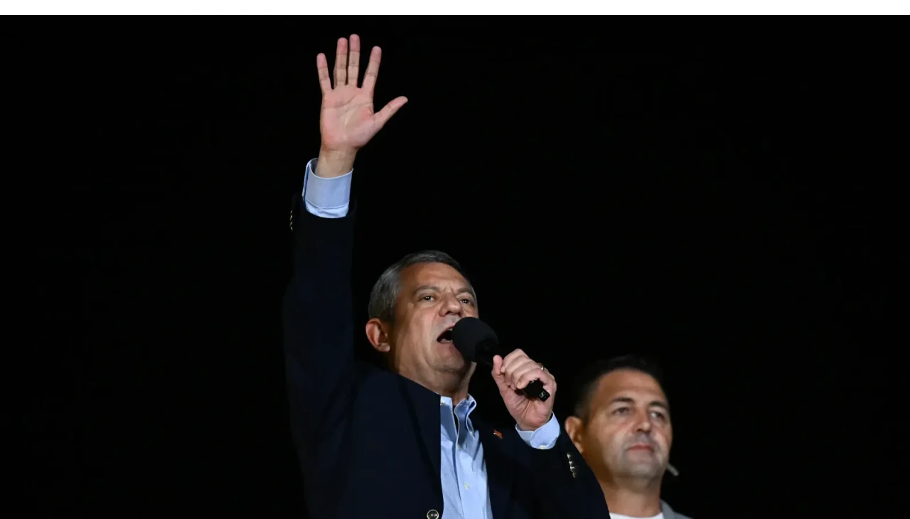 "CHP Lideri Özgür Özel, Filistin'e destek vererek yoksul çocuklar için sıcak yemek vaadinde bulundu!"