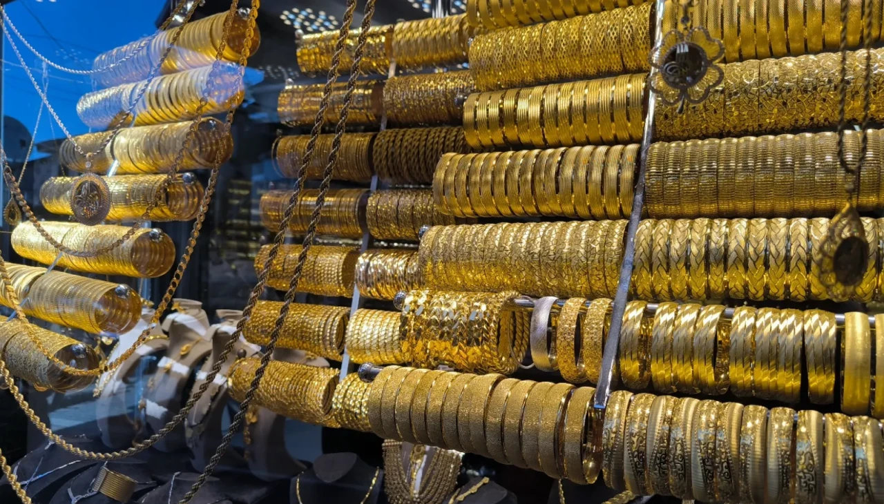 Altının gram fiyatı gün başlarken 5 bin 419 liraya geriledi