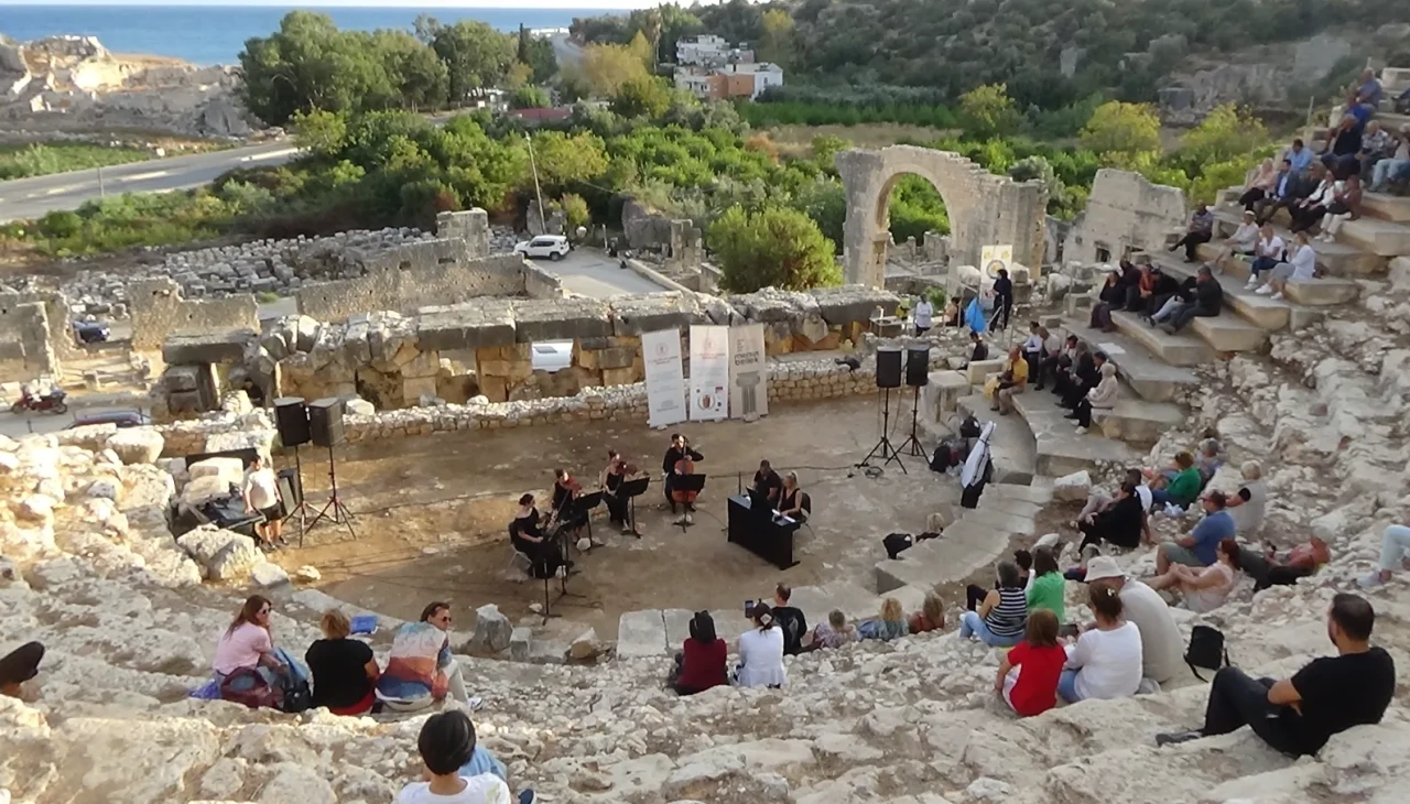 Antik tiyatroda MDOB orkestrasından büyüleyici konser