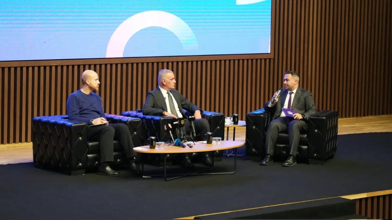 TFF Başkanı Hacıosmanoğlu, Spor İmam Hatip Liseleri Yarışıyor programında gençlerle buluştu