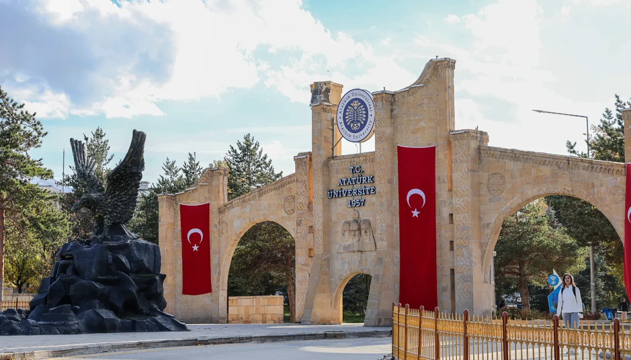 Atatürk Üniversitesi Leiden 2025 sıralamasında 9. sıraya yükseldi