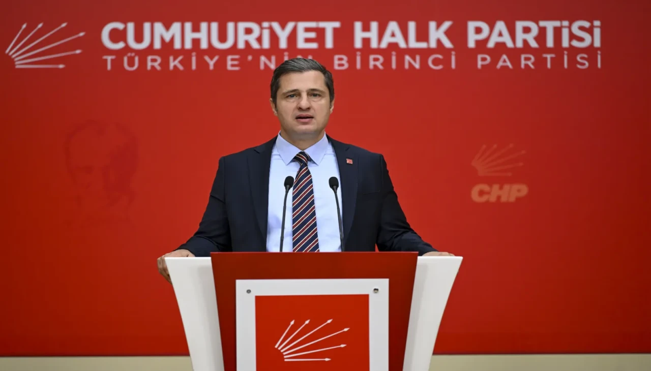 Deniz Yücel: İmamoğlu davası CHP'yi hedef alan bir muhtıra