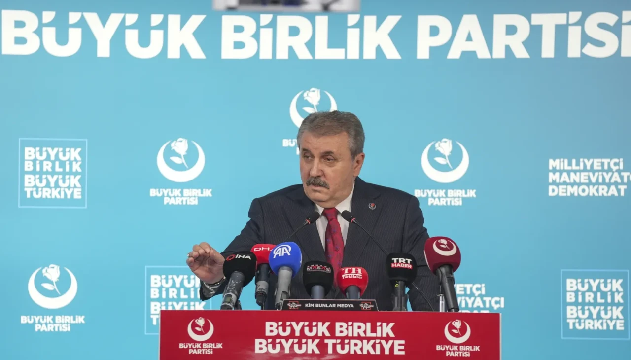 Mustafa Destici: Terörle müzakere olmaz silah bırakılması gerek