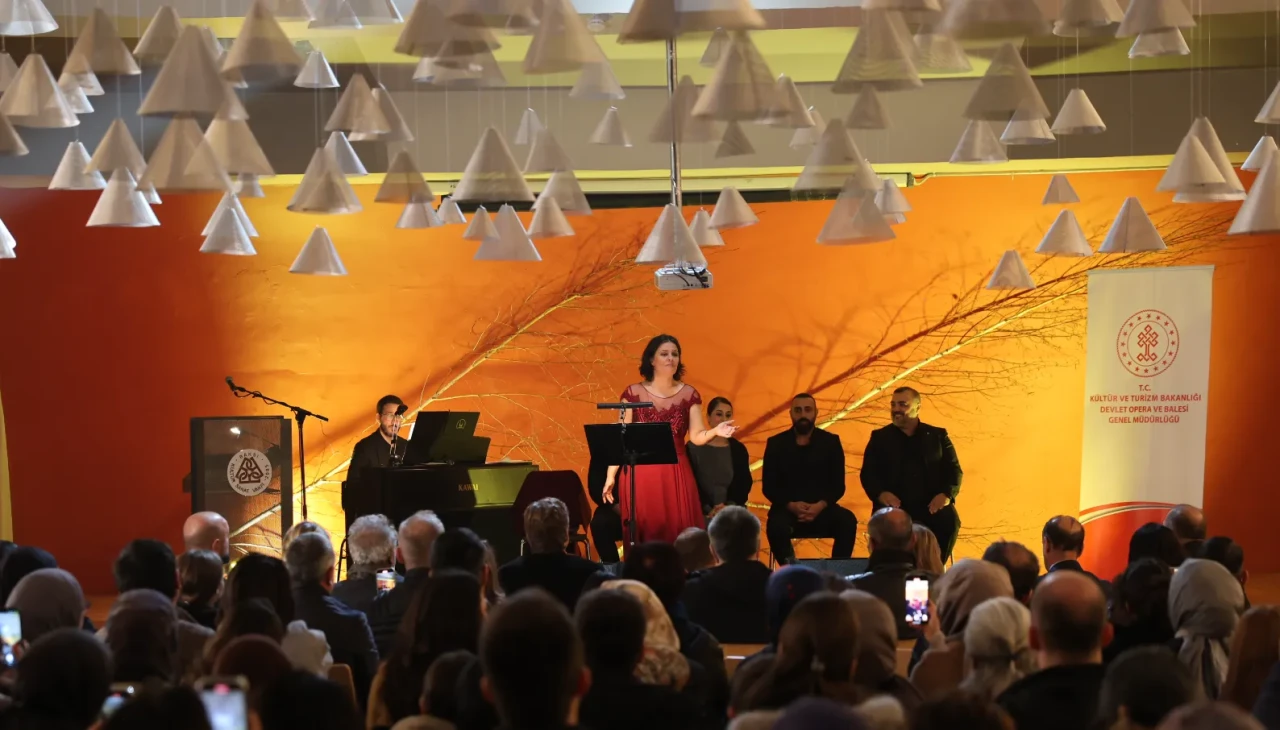 2. Anadolu Opera ve Bale Festivali Bayburt'ta sanatseverlerle buluştu