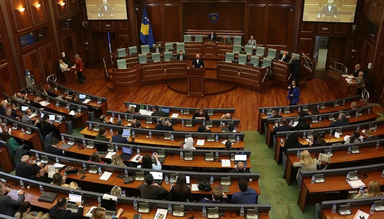 Kosova’da hükümet krizi derinleşti: Meclis feshedildi