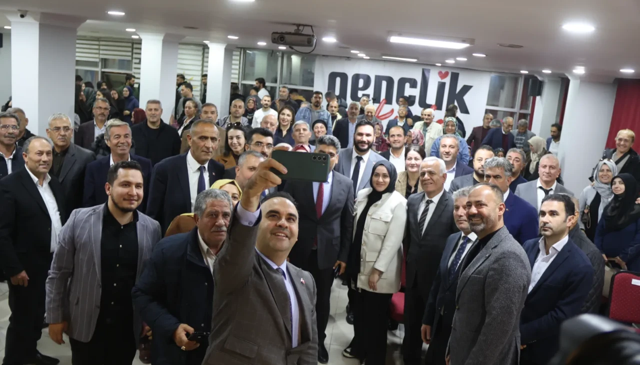 Bakan Kacır'dan Iğdır'da kritik mesajlar: "En büyük eser terörsüz Türkiye"