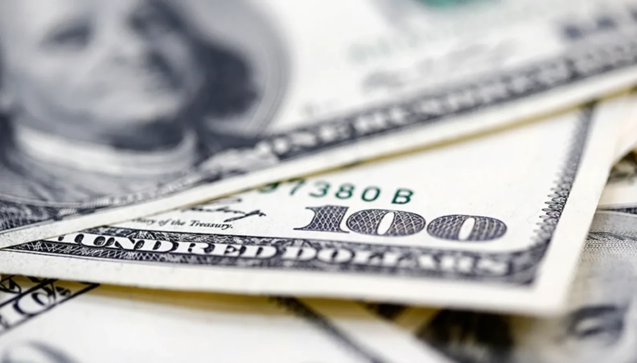 Serbest piyasada dolar ve euro güne yükselişle başladı