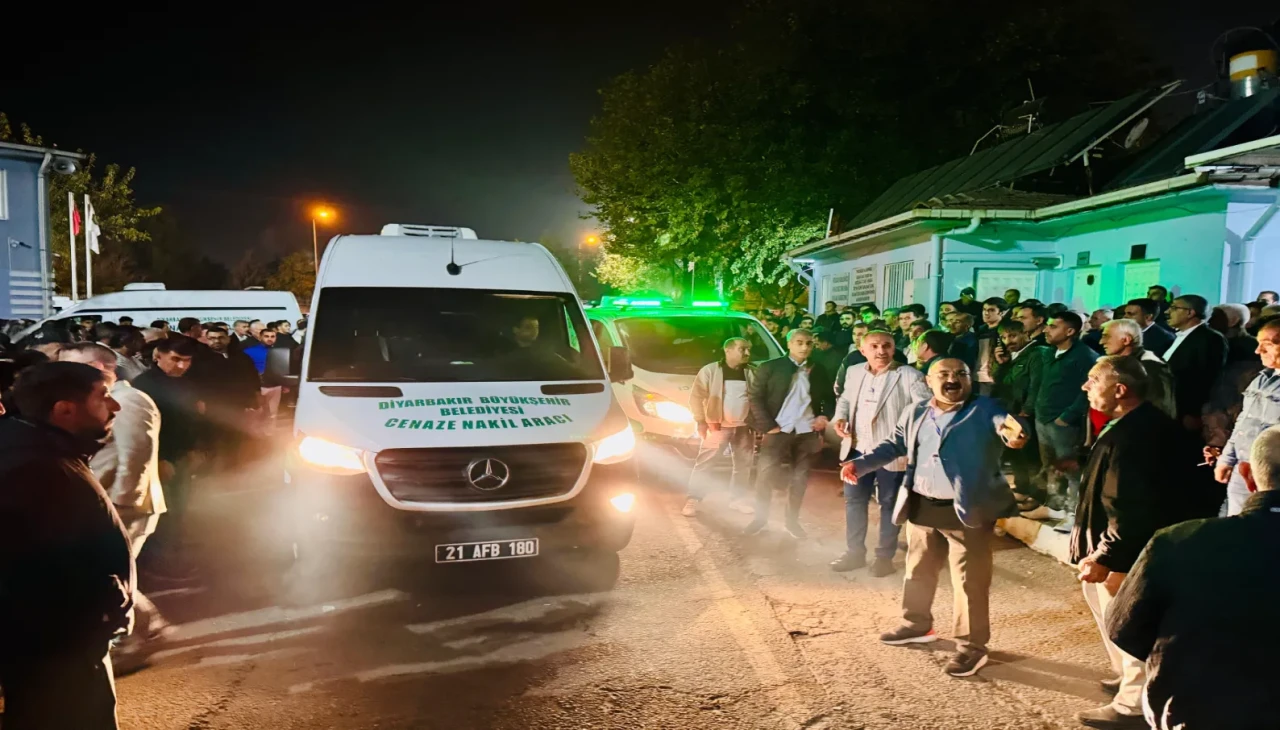 Diyarbakır'da viyadük iskelesi çöktü: 4 işçi hayatını kaybetti 3 kişi gözaltında