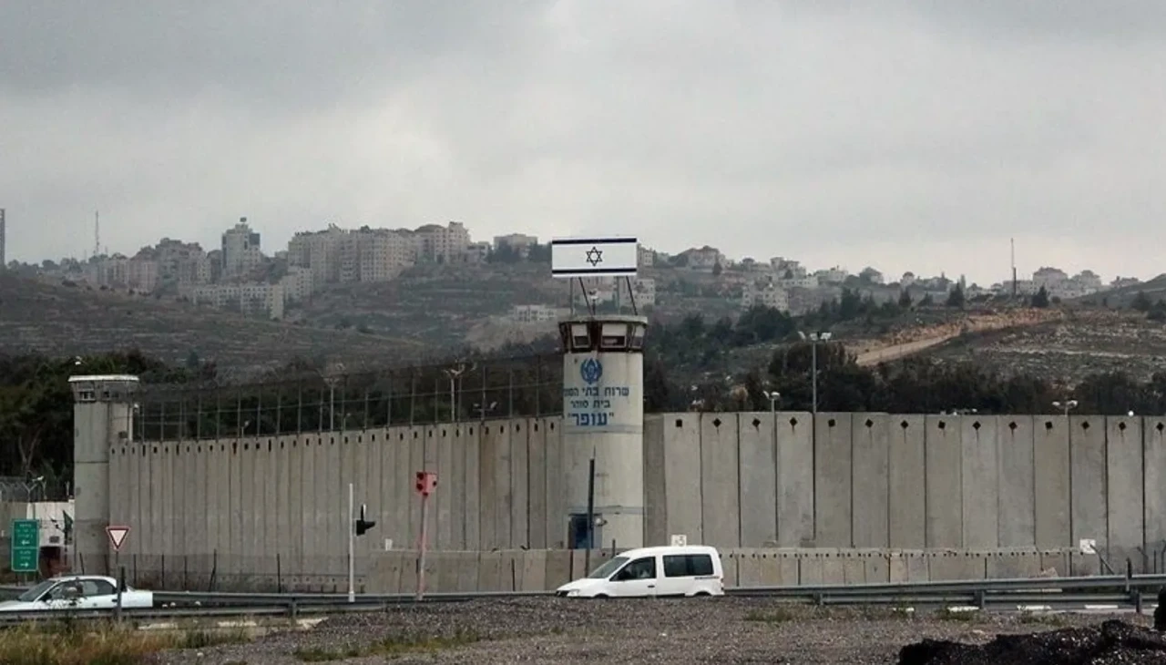 Haaretz: İsrail cezaevlerinde Filistinli esirler aç bırakılıyor