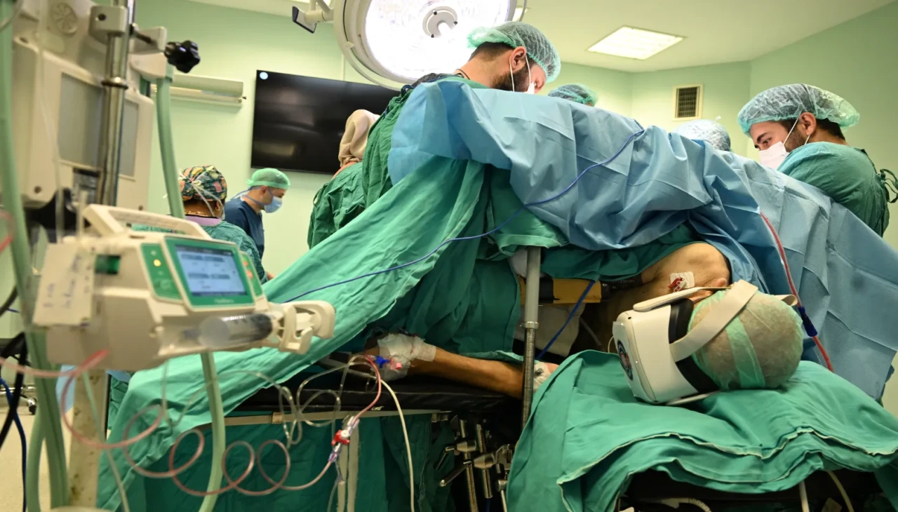 Kahramanmaraş’ta bir ilk: Ameliyat olurken Topkapı’da gezdi