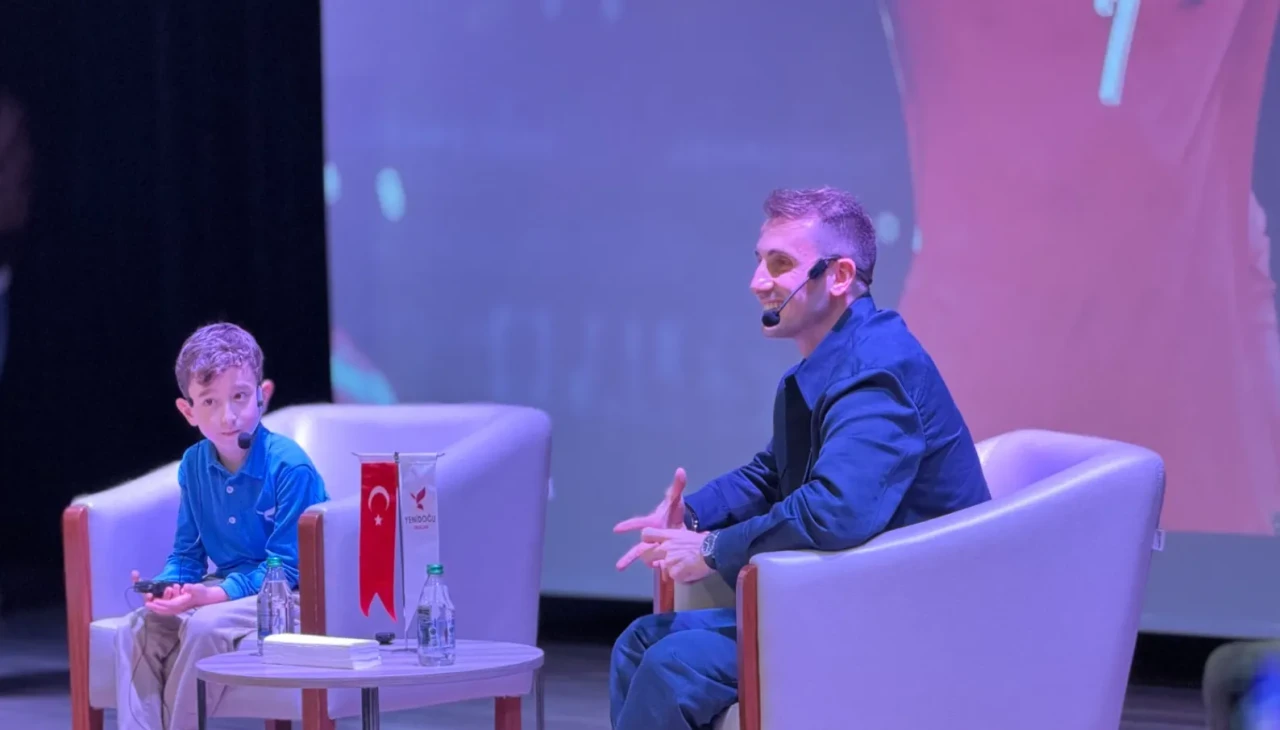 Fenerbahçeli Kerem Aktürkoğlu küçük başkan Aras Şamlı'nın davetini kırmadı