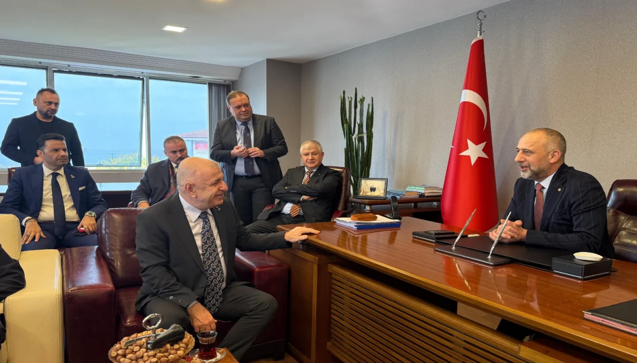 Zonguldak’ta Zafer Partisi hareketliliği: Özdağ, gençlerle buluştu