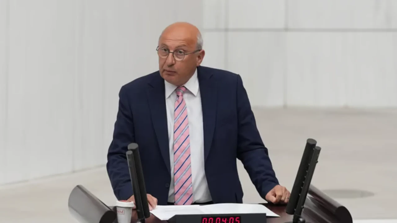 Utku Çakırözer: Tele1'e kayyum atanması basın özgürlüğüne darbe