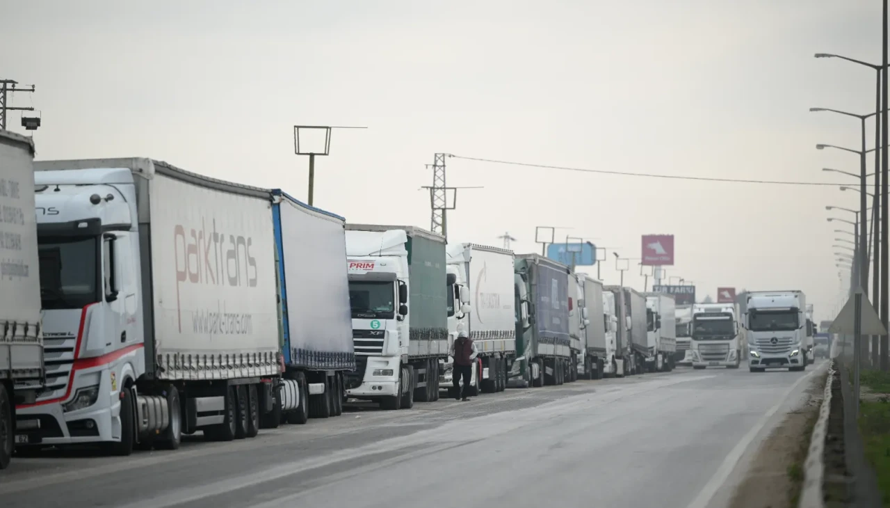 Kapıkule Sınır Kapısı'nda 7 kilometrelik tır kuyruğu