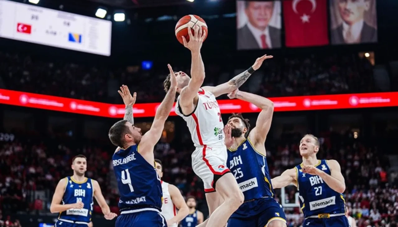 12 Dev Adam'ın zaferi: İsviçre'yi 85-60'la yendik
