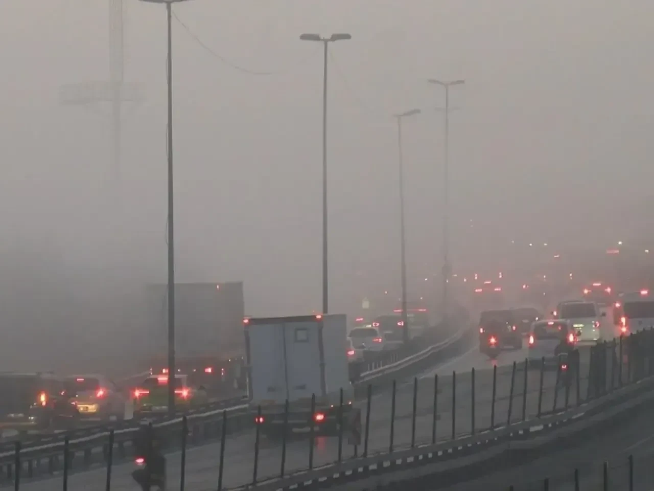 İstanbul'da sis alarmı! Trafik yoğunluğu yüzde 71'e yükseldi