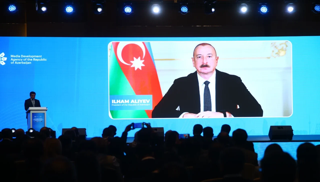 D8 Medya Forumu Bakü'de toplandı: Dezenformasyon ve yapay zeka savaşı