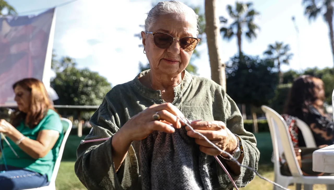 Mersin'de 28 yıldır devam eden "İyilik Örüyorum" hareketi