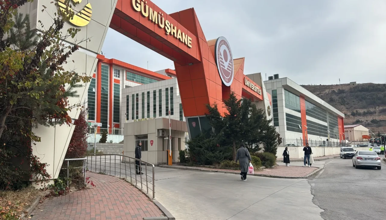 Üniversitede idari personel kadın çalışanı rehin aldı