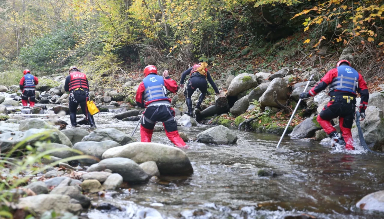 Kastamonu'da kaybolan anne ve oğlu için arama çalışmaları